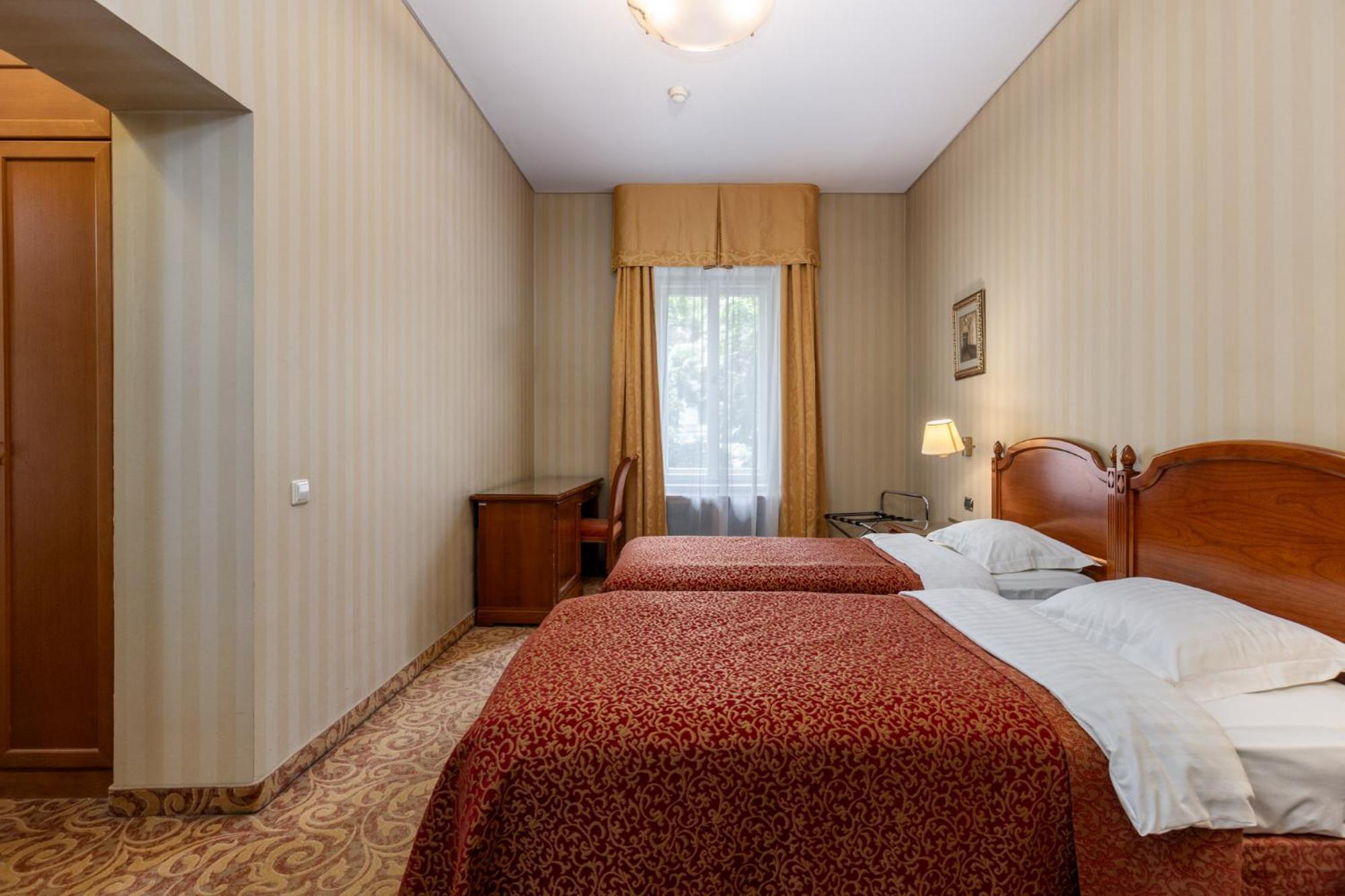 Отель The Benjamin House Рига