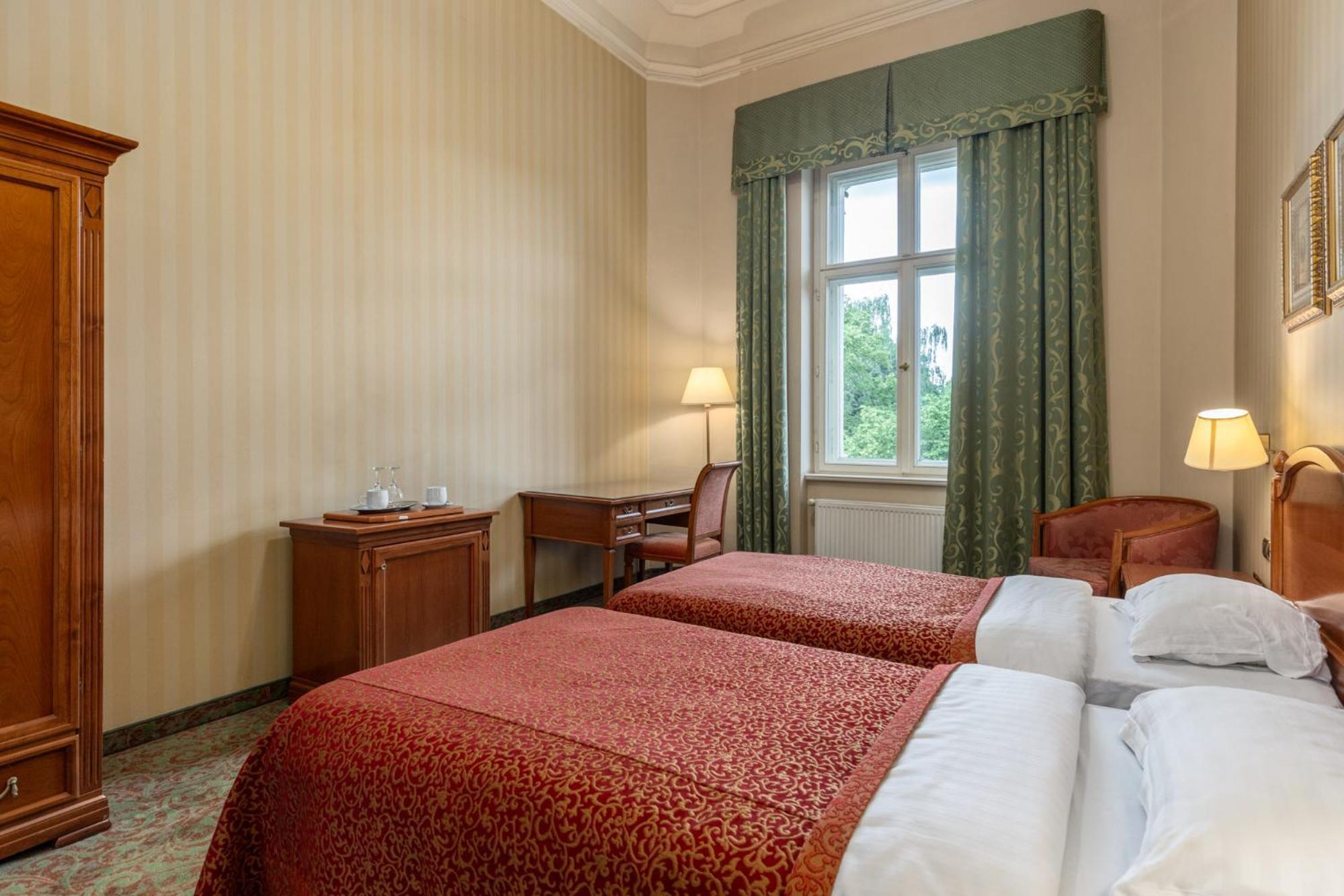 Отель The Benjamin House 4*