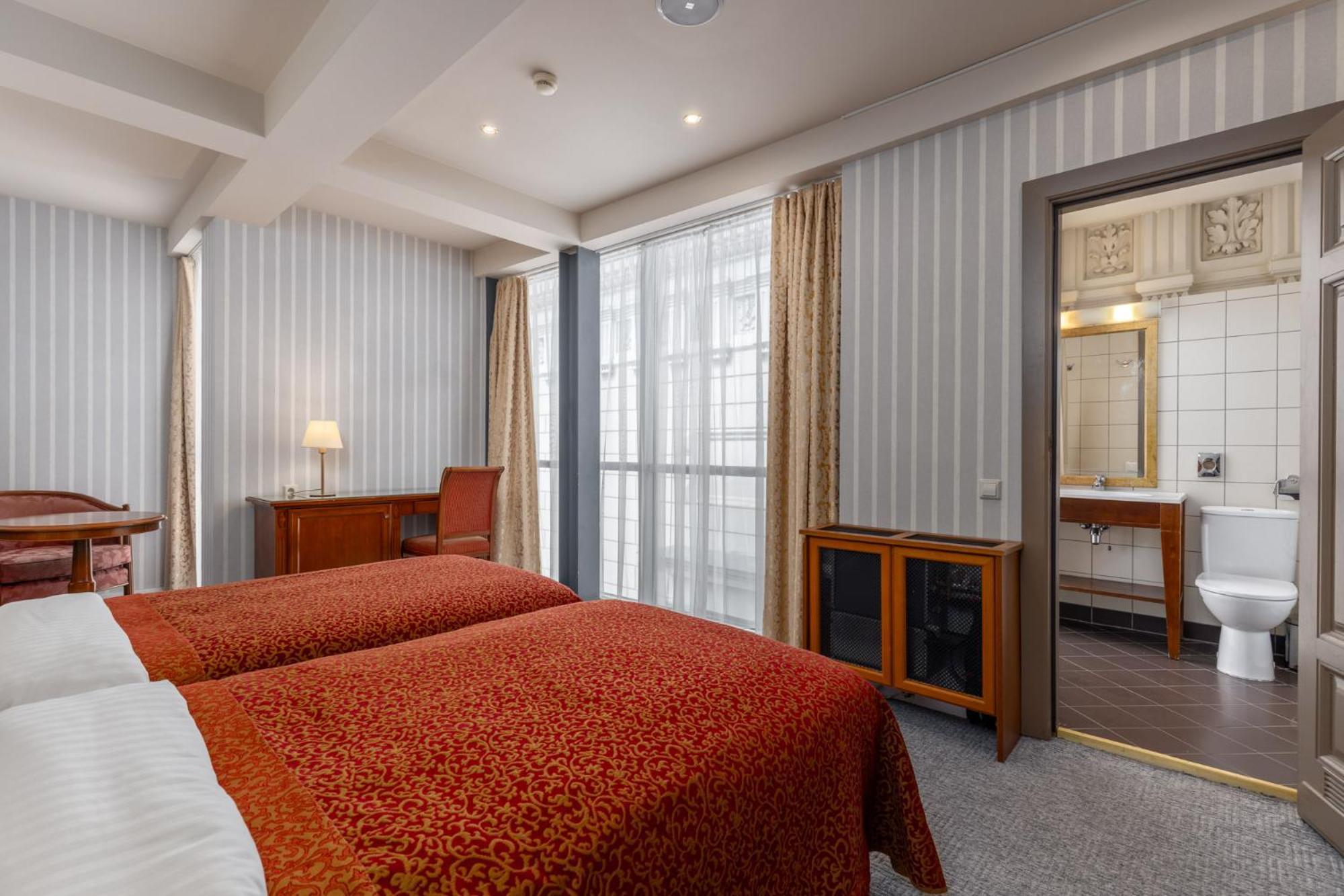 Отель The Benjamin House 4*